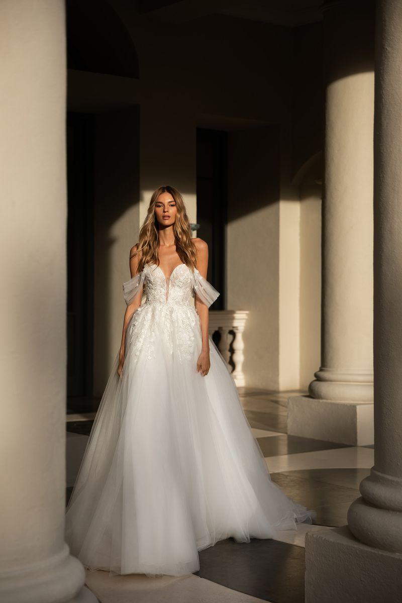Missing image for Wedding dress VELEZ